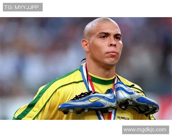 足球巨星汇聚一堂各大明星精彩瞬间回顾与传奇故事分享